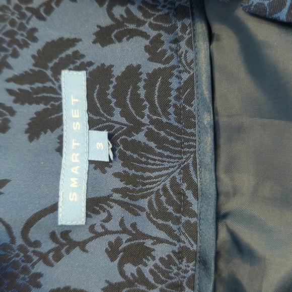 Smart Set size 3 brocade skirt - Picture 3 of 5